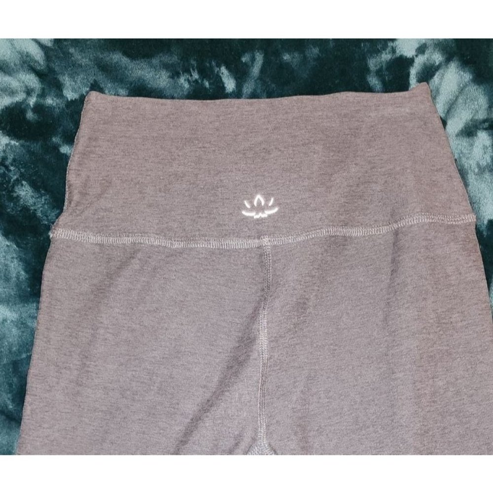 Beyond Yoga Spacedye Out Of Pocket High Waisted Midi Legging Size Medium NWOT - Picture 3 of 6